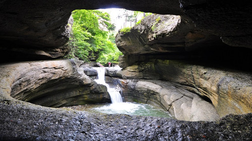 價格支付方式產品描述米倉山大峽谷旅遊區,東與旺蒼大峽谷森林公園,鼓